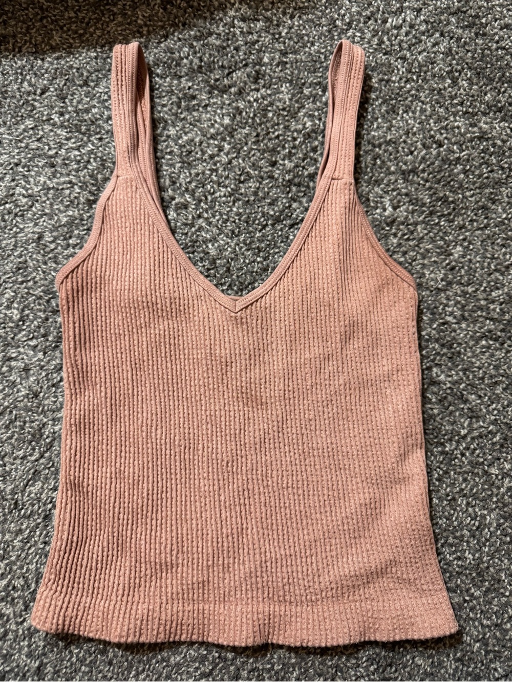 Dynamic Ribbed V-Neck Tank Top in Dusty Rose